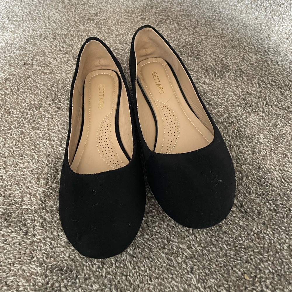 Size 9 - Eettaro flats - black